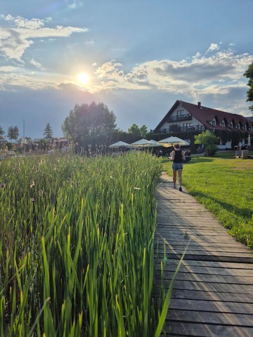 Pensjonat Rybaczowka - Noclegi, Restauracja, Port Bogaczewo  Eksteriør bilde